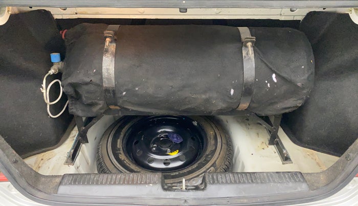 2018 Maruti Dzire ZXI AMT, CNG, Automatic, 62,127 km, Boot Inside