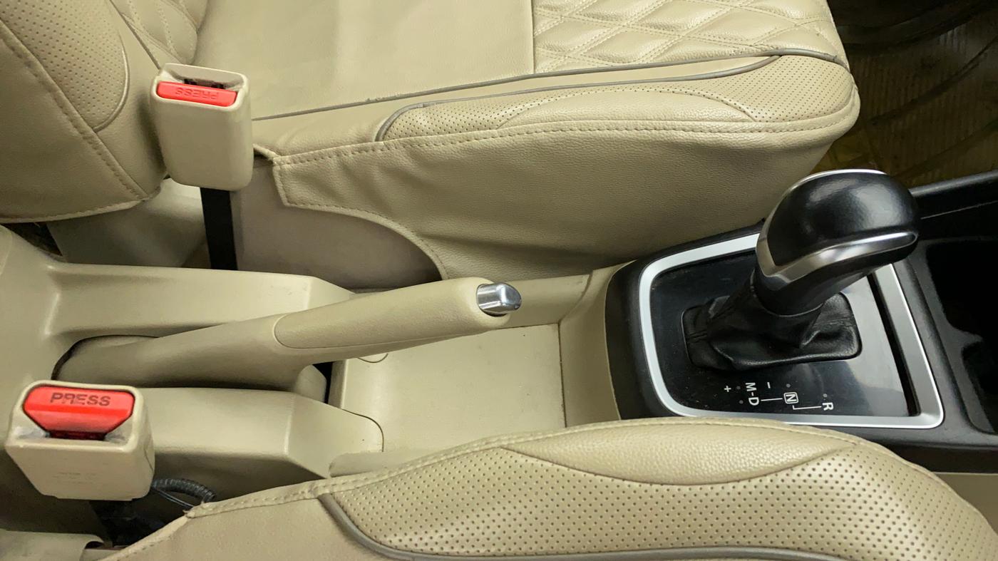 2018 Maruti Dzire ZXI AMT, CNG, Automatic, 62,127 km, Gear Lever