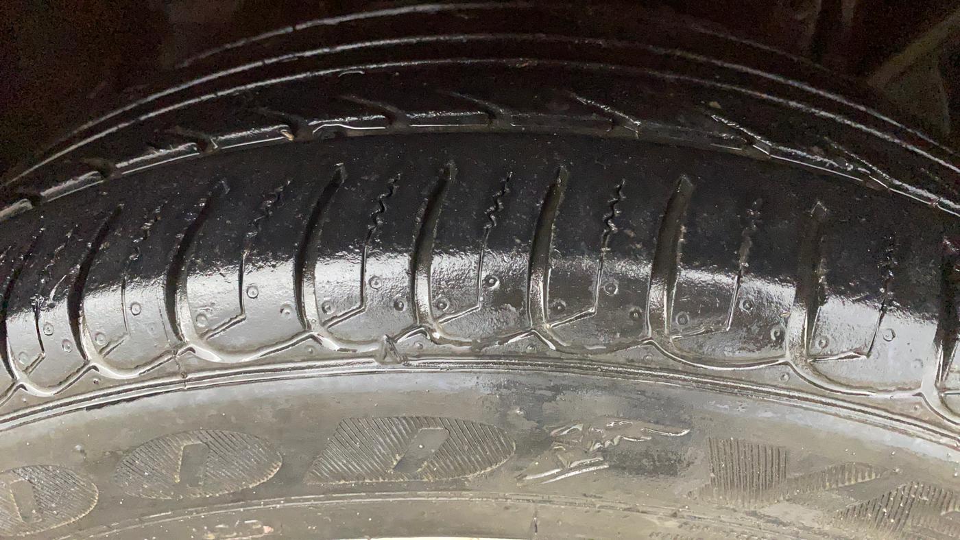 2015 Ford Ecosport TITANIUM 1.5L PETROL AT, Petrol, Automatic, 71,579 km, Right Front Tyre Tread
