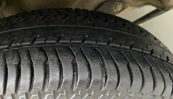 2015 Maruti Alto K10 VXI, Petrol, Manual, 60,831 km, Right Front Tyre Tread