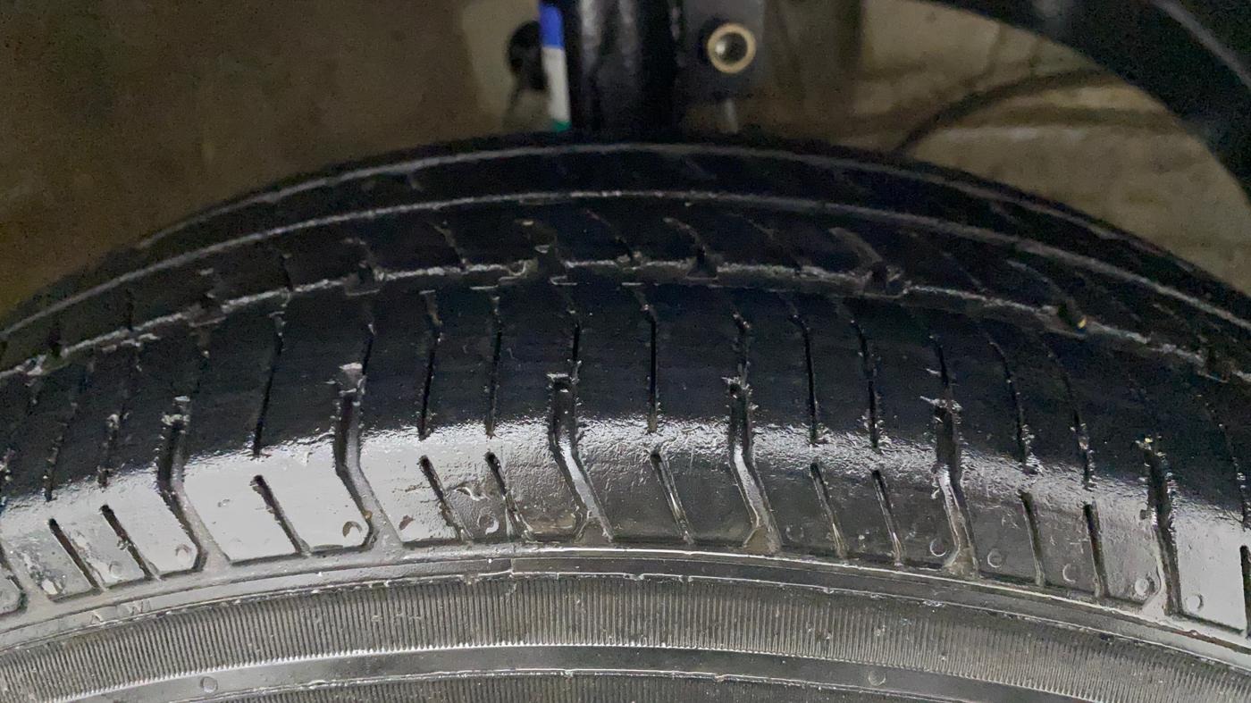 2018 Maruti Dzire VXI, Petrol, Manual, 1,04,974 km, Right Front Tyre Tread