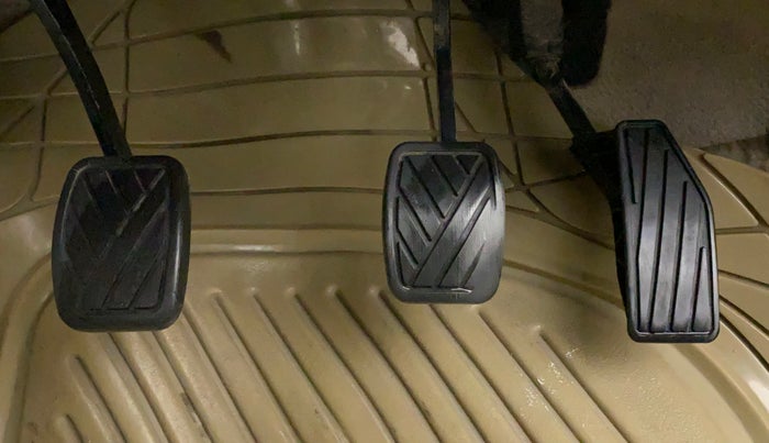 2018 Maruti Dzire VXI, Petrol, Manual, 1,04,974 km, Pedals