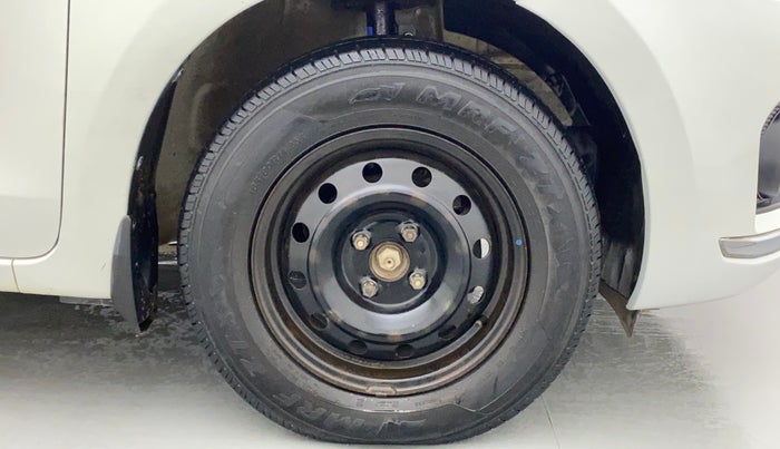 2018 Maruti Dzire VXI, Petrol, Manual, 1,04,974 km, Right Front Wheel