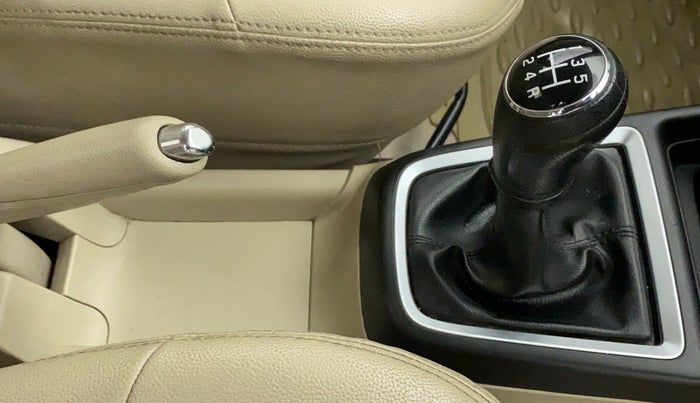 2018 Maruti Dzire VXI, Petrol, Manual, 1,04,974 km, Gear Lever