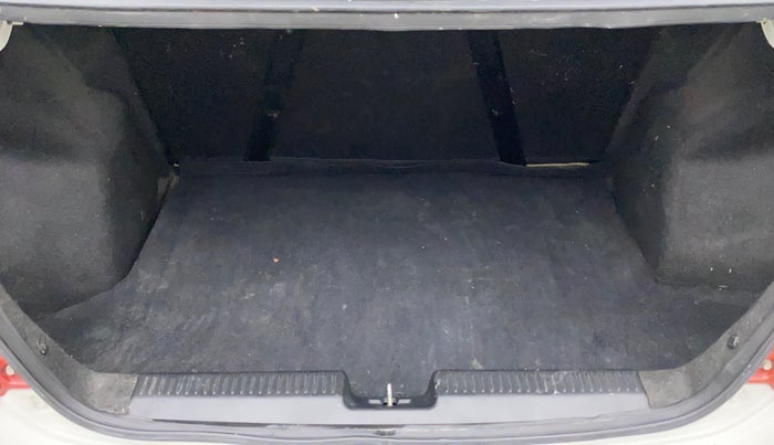 2018 Maruti Dzire VXI, Petrol, Manual, 1,04,974 km, Boot Inside