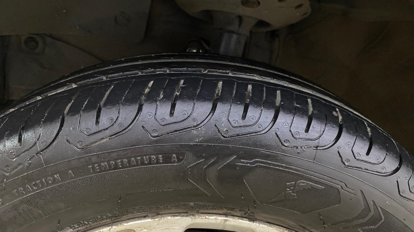 2015 Honda Amaze 1.2L I-VTEC VX, Petrol, Manual, 97,927 km, Left Front Tyre Tread