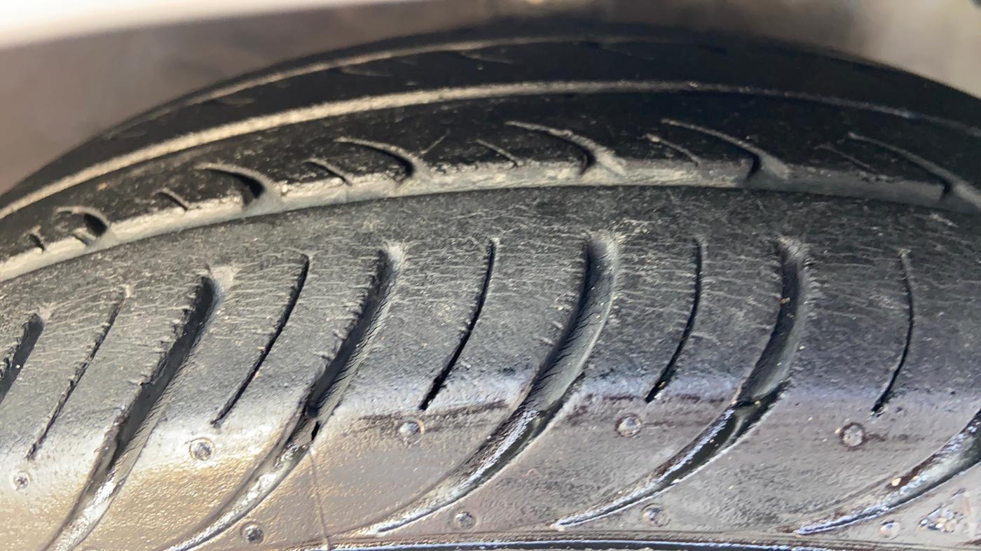 2018 Hyundai Eon ERA +, Petrol, Manual, 33,667 km, Right Front Tyre Tread