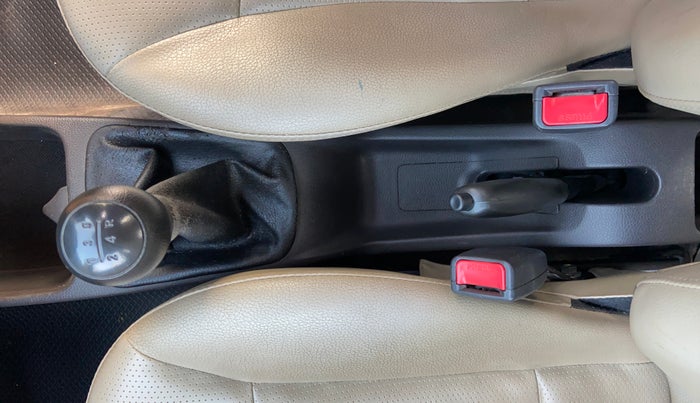 2018 Hyundai Eon ERA +, Petrol, Manual, 33,667 km, Gear Lever