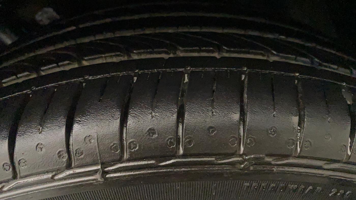 2017 Maruti Baleno ALPHA PETROL 1.2, Petrol, Manual, 22,580 km, Left Rear Tyre Tread