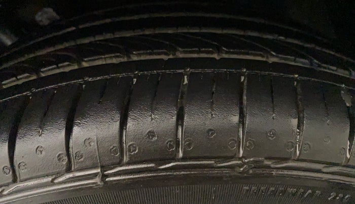 2017 Maruti Baleno ALPHA PETROL 1.2, Petrol, Manual, 22,580 km, Left Rear Tyre Tread
