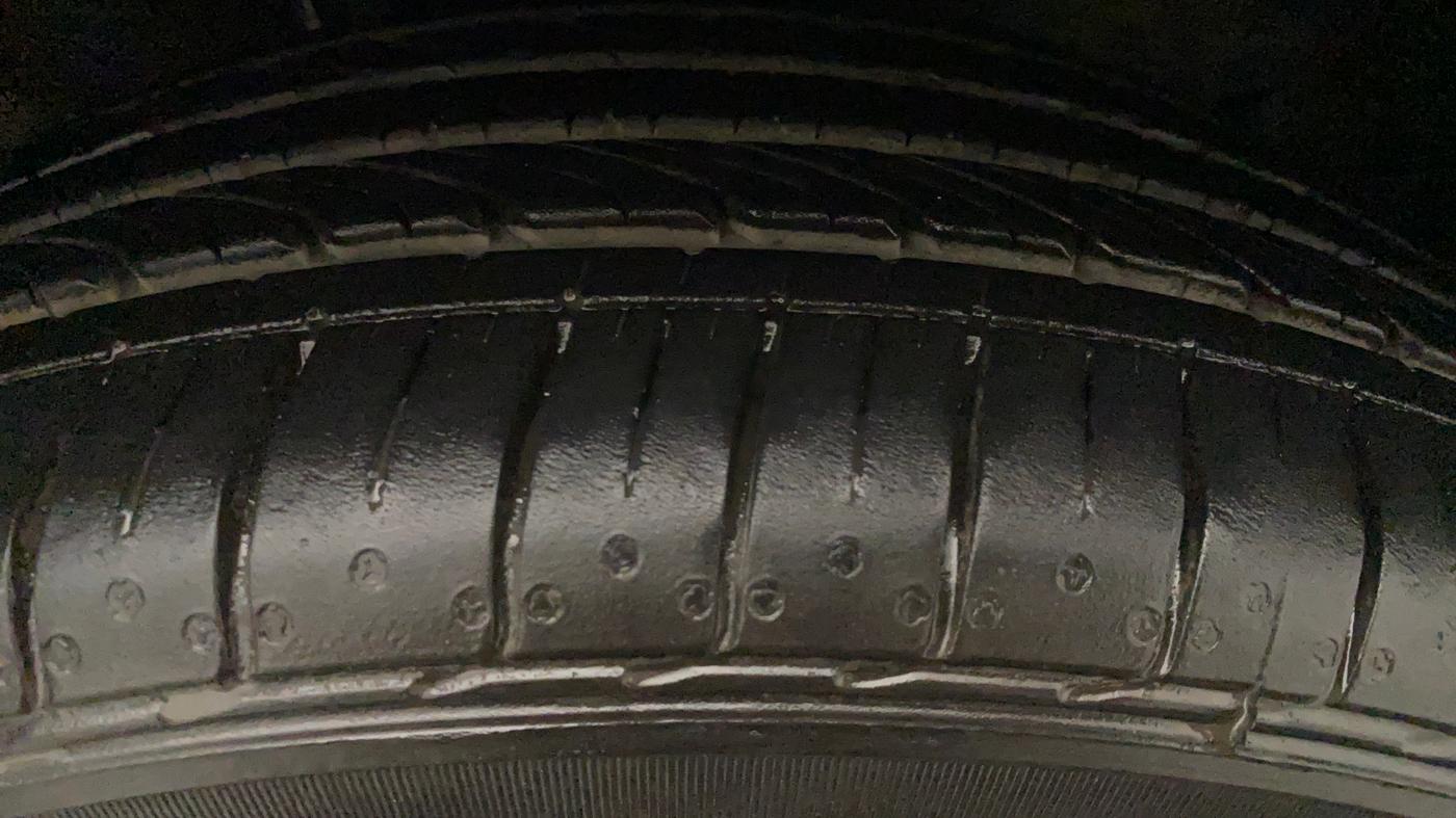 2017 Maruti Baleno ALPHA PETROL 1.2, Petrol, Manual, 22,580 km, Left Front Tyre Tread