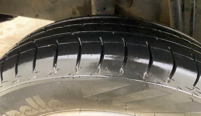 2018 Renault Kwid RXT 1.0, CNG, Manual, 62,760 km, Right Rear Tyre Tread
