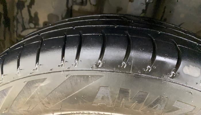 2018 Renault Kwid RXT 1.0, CNG, Manual, 62,760 km, Left Front Tyre Tread