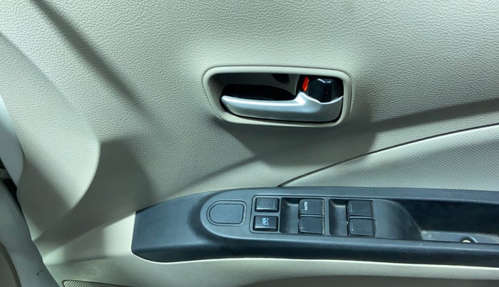 2019 Maruti Celerio VXI, Petrol, Manual, 1,15,752 km, Driver Side Door Panels Control