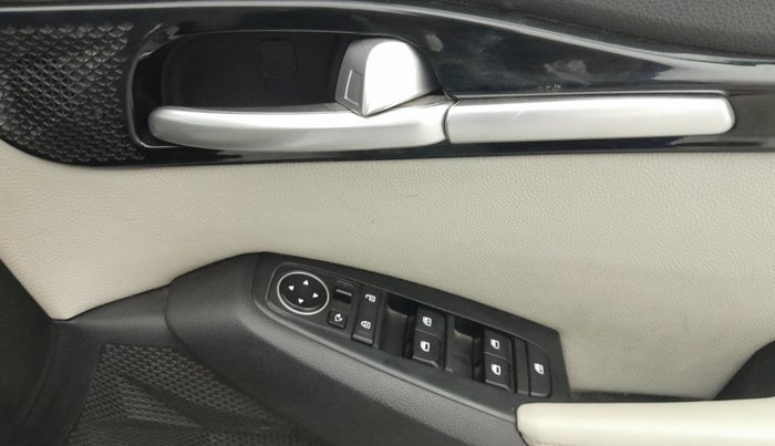 2021 KIA SELTOS HTX IVT 1.5 PETROL, Petrol, Automatic, 74,746 km, Driver Side Door Panels Control