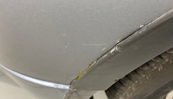 2015 Mahindra XUV500 W6 4X2, Diesel, Manual, 67,077 km, Left fender - Minor scratches