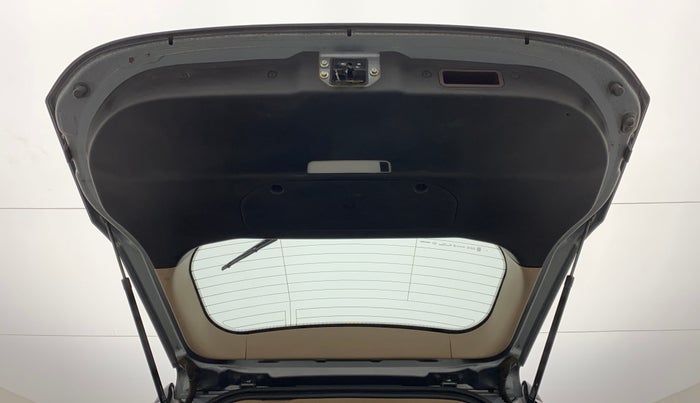 2015 Mahindra XUV500 W6 4X2, Diesel, Manual, 67,077 km, Boot Door Open