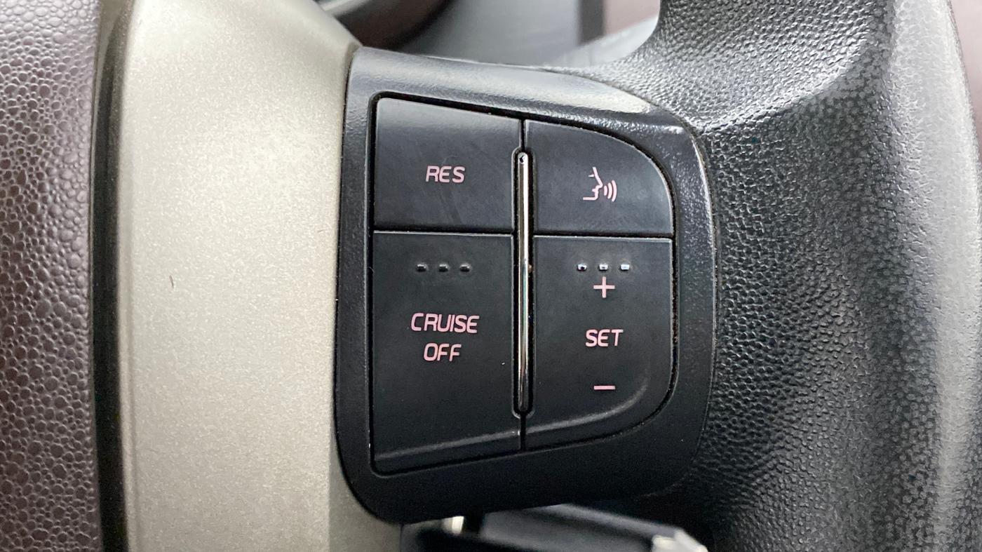2015 Mahindra XUV500 W6 4X2, Diesel, Manual, 67,077 km, Adaptive Cruise Control