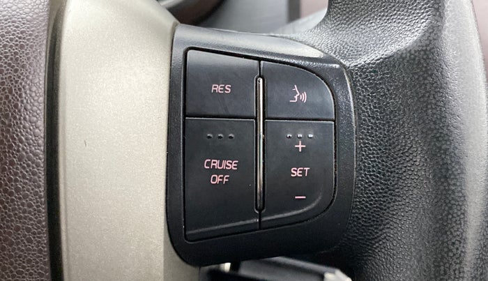 2015 Mahindra XUV500 W6 4X2, Diesel, Manual, 67,077 km, Adaptive Cruise Control