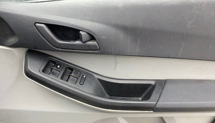 2022 Tata Tiago XT CNG, CNG, Manual, 36,805 km, Driver Side Door Panels Control