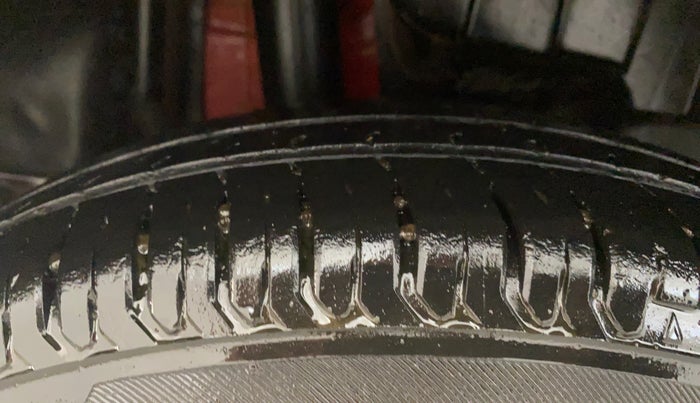 2020 Maruti Swift VXI, Petrol, Manual, 37,100 km, Right Rear Tyre Tread