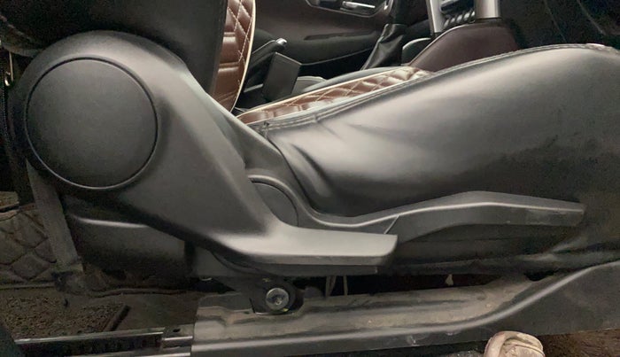 2023 Maruti Grand Vitara DELTA SMART HYBRID AT, Petrol, Automatic, 54,258 km, Driver Side Adjustment Panel