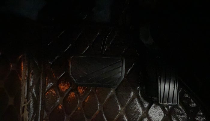 2023 Maruti Grand Vitara DELTA SMART HYBRID AT, Petrol, Automatic, 54,258 km, Pedals