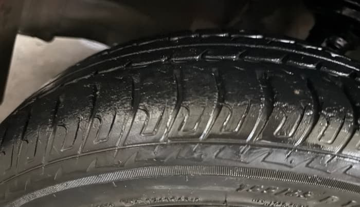 2017 Maruti Wagon R 1.0 VXI (O) AMT, Petrol, Automatic, 35,935 km, Left Front Tyre Tread