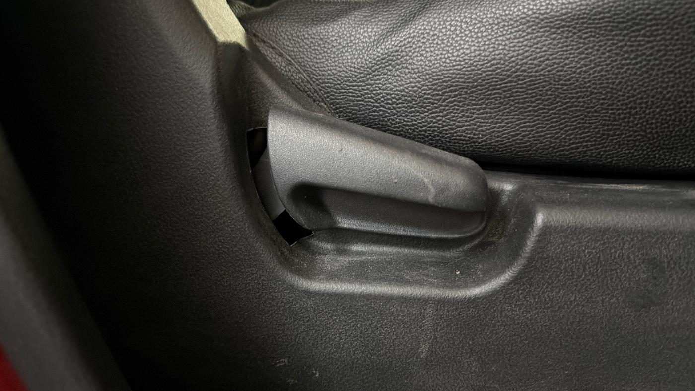 2017 Maruti Wagon R 1.0 VXI (O) AMT, Petrol, Automatic, 36,196 km, Driver Side Adjustment Panel