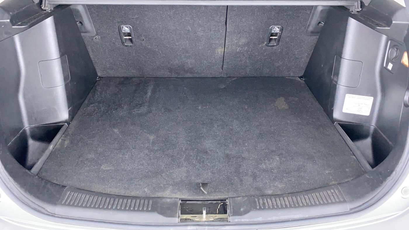 2018 Maruti S Cross ALPHA SHVS, Diesel, Manual, 50,557 km, Boot Inside