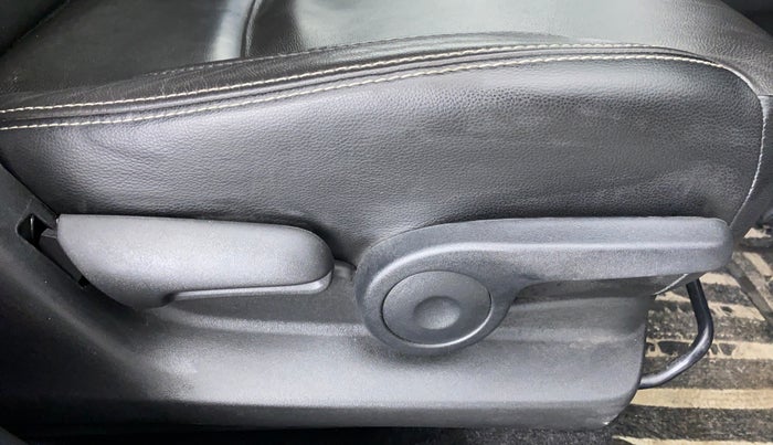 2018 Maruti S Cross ALPHA SHVS, Diesel, Manual, 50,557 km, Driver Side Adjustment Panel