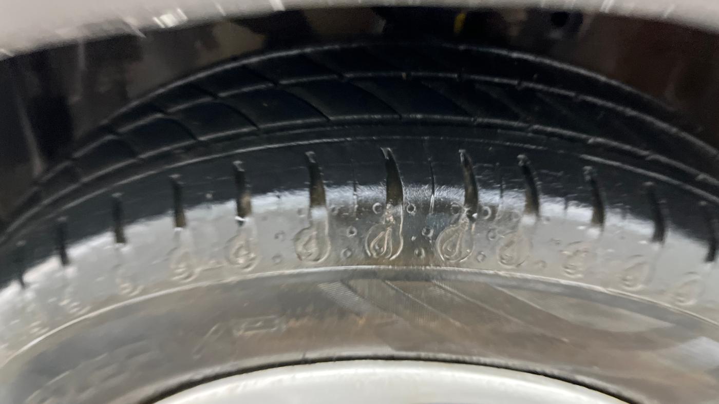 2015 Honda Amaze 1.2L I-VTEC S, Petrol, Manual, 79,909 km, Left Front Tyre Tread