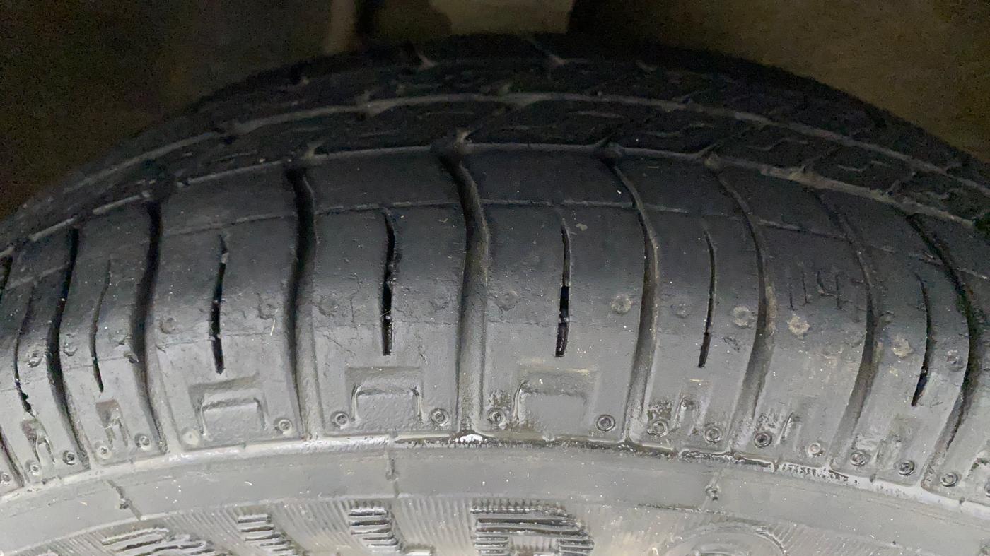 2018 Maruti Alto 800 LXI, Petrol, Manual, 30,620 km, Right Front Tyre Tread