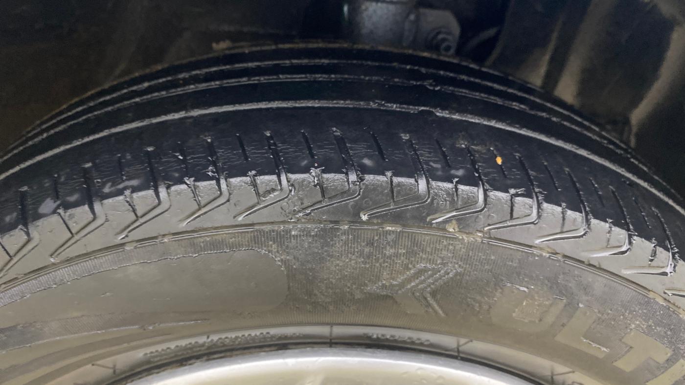2021 Maruti New Wagon-R LXI CNG 1.0, CNG, Manual, 97,815 km, Right Front Tyre Tread