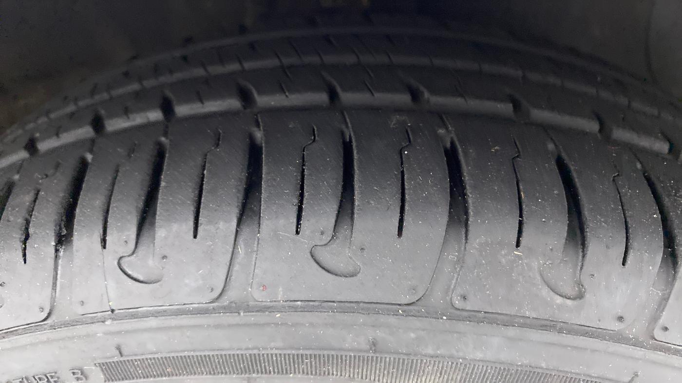 2014 Hyundai Grand i10 ASTA 1.2 (O) VTVT, Petrol, Manual, 53,539 km, Right Front Tyre Tread