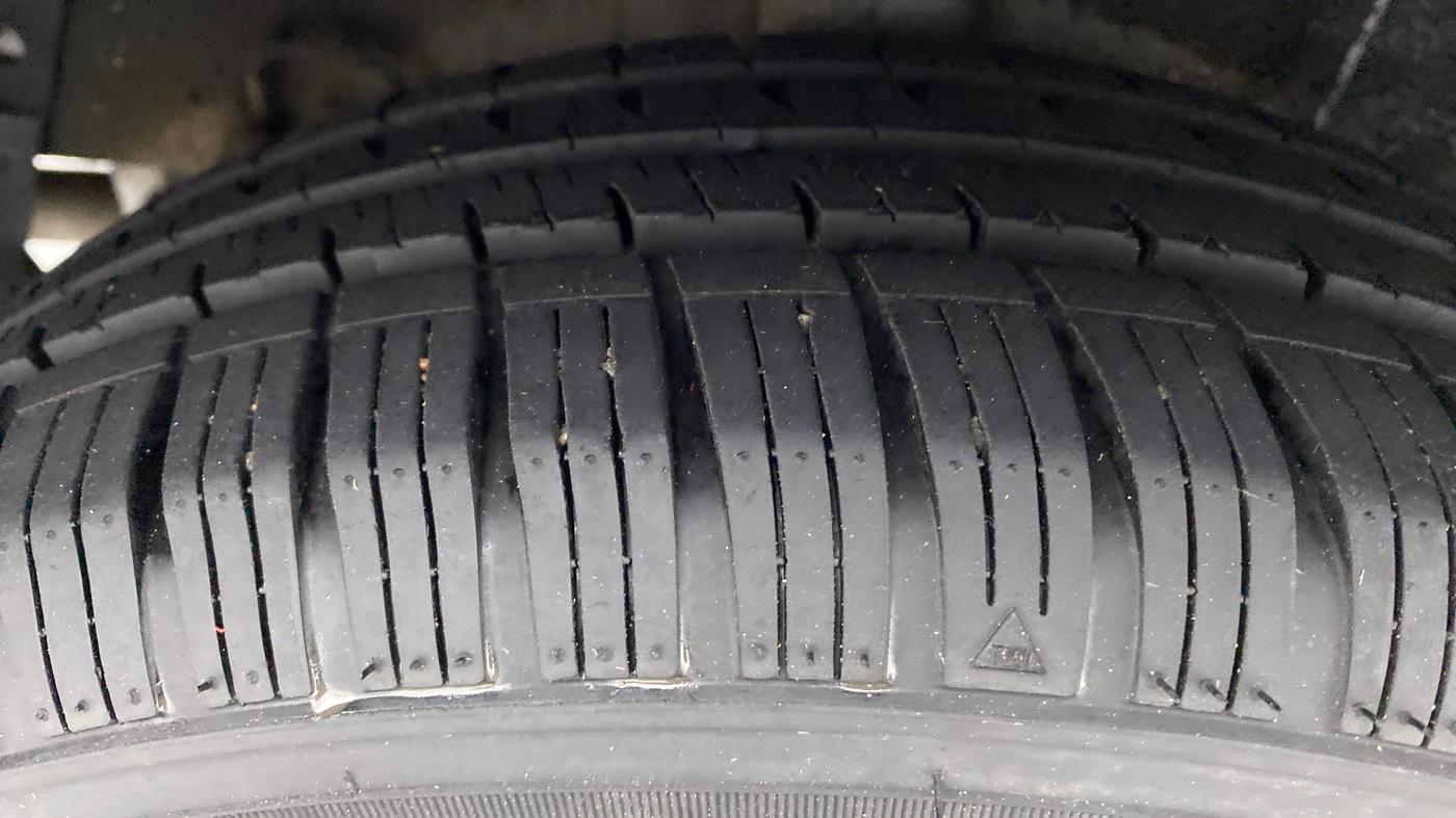 2014 Hyundai Grand i10 ASTA 1.2 (O) VTVT, Petrol, Manual, 53,539 km, Right Rear Tyre Tread
