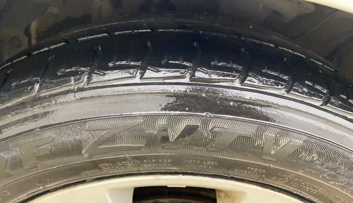 2013 Hyundai Verna FLUIDIC 1.6 CRDI SX, Diesel, Manual, 71,017 km, Left Front Tyre Tread