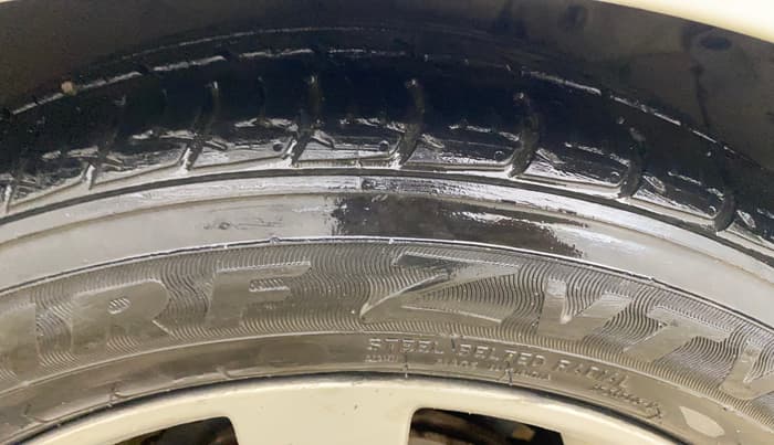 2013 Hyundai Verna FLUIDIC 1.6 CRDI SX, Diesel, Manual, 71,017 km, Right Front Tyre Tread