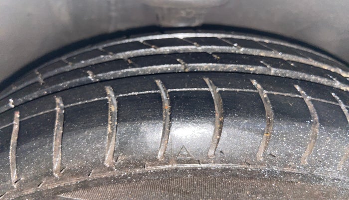 2016 Maruti Alto 800 LXI, Petrol, Manual, 43,792 km, Right Front Tyre Tread
