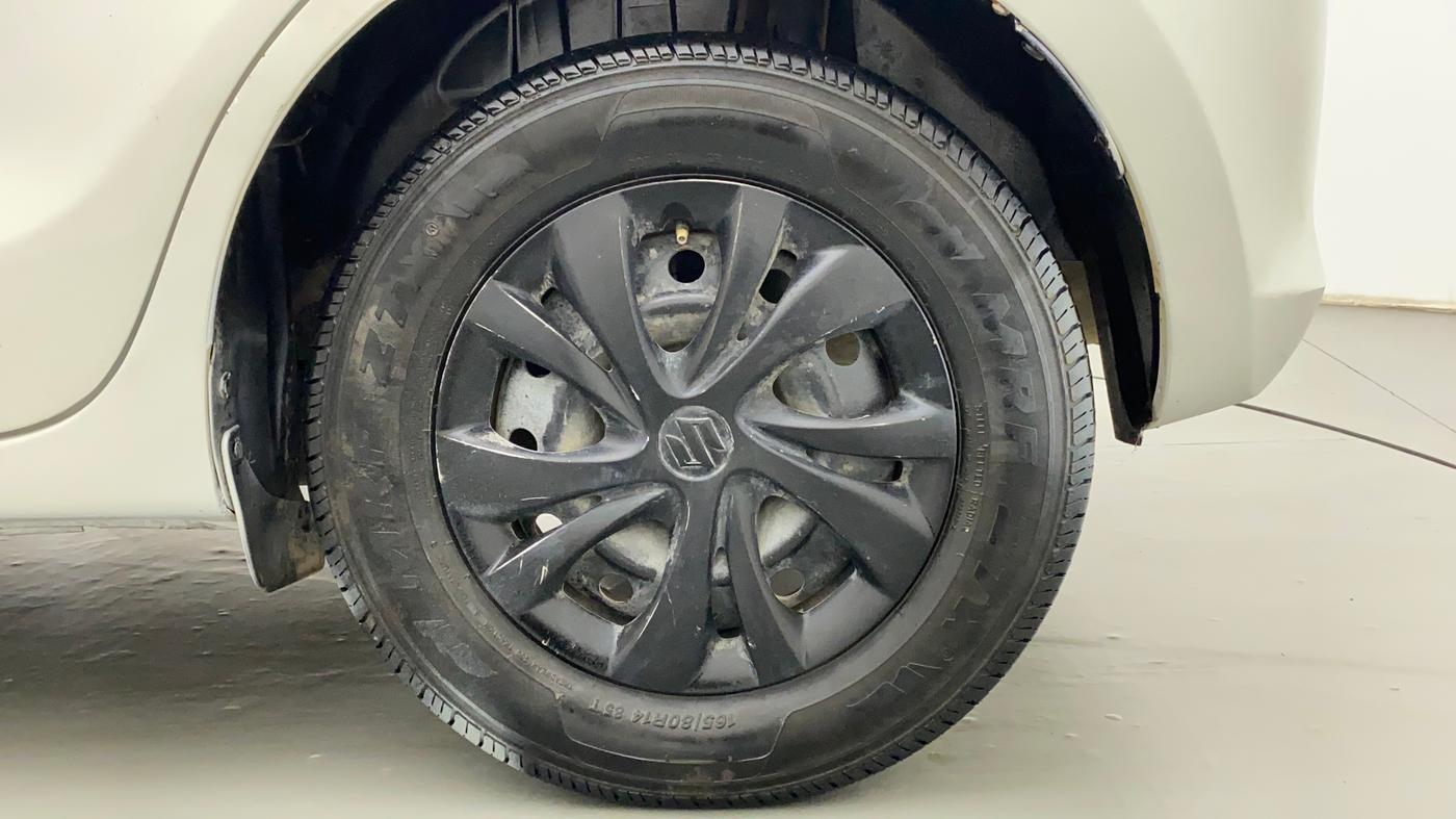 2018 Maruti Swift LXI, CNG, Manual, 86,025 km, Left Rear Wheel