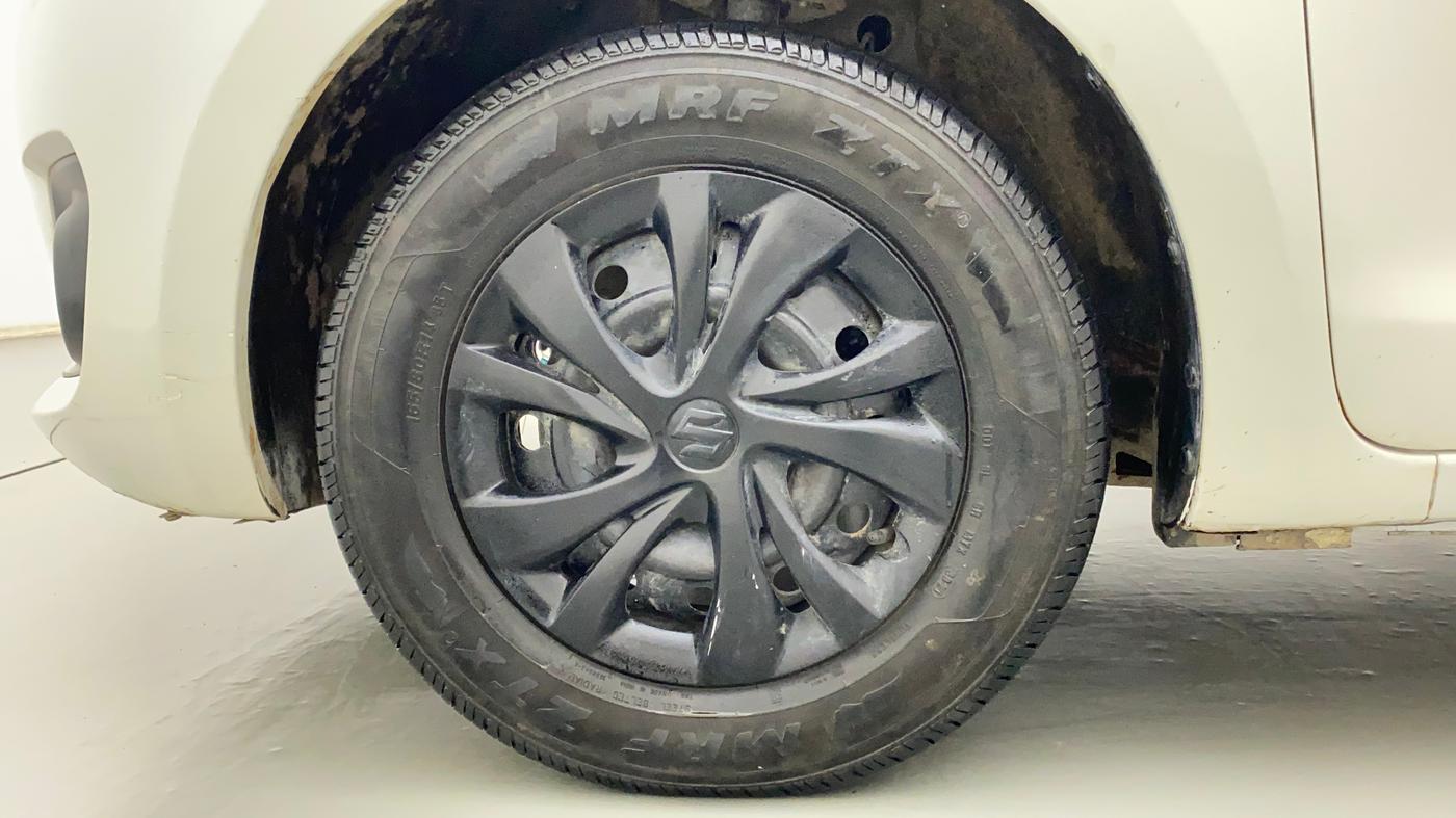 2018 Maruti Swift LXI, CNG, Manual, 86,025 km, Left Front Wheel