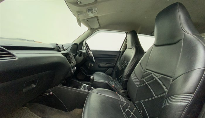 2018 Maruti Swift LXI, CNG, Manual, 86,025 km, Right Side Front Door Cabin