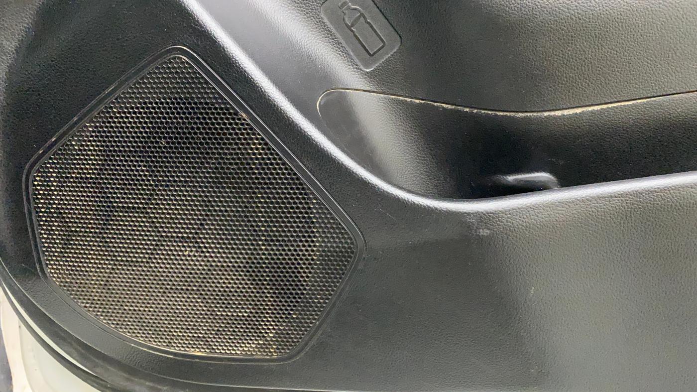2018 Maruti Swift LXI, CNG, Manual, 86,025 km, Speaker