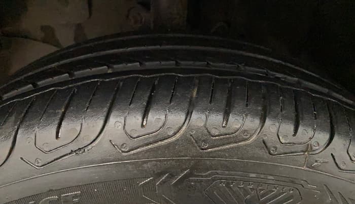 2013 Honda Amaze 1.5L I-DTEC S, Diesel, Manual, 93,477 km, Left Front Tyre Tread