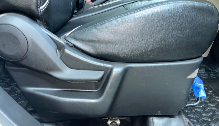 2024 Maruti New Wagon-R VXI CNG 1.0, CNG, Manual, 31,650 km, Driver Side Adjustment Panel