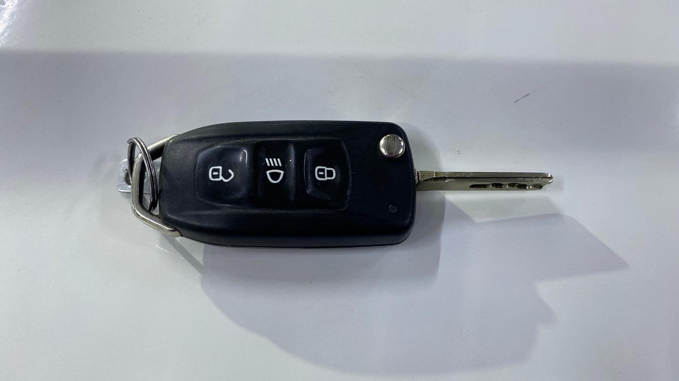 2020 Tata NEXON XM DIESEL, Diesel, Manual, 75,629 km, Key Close Up