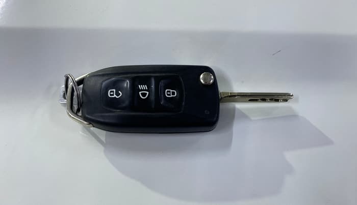 2020 Tata NEXON XM DIESEL, Diesel, Manual, 75,629 km, Key Close Up
