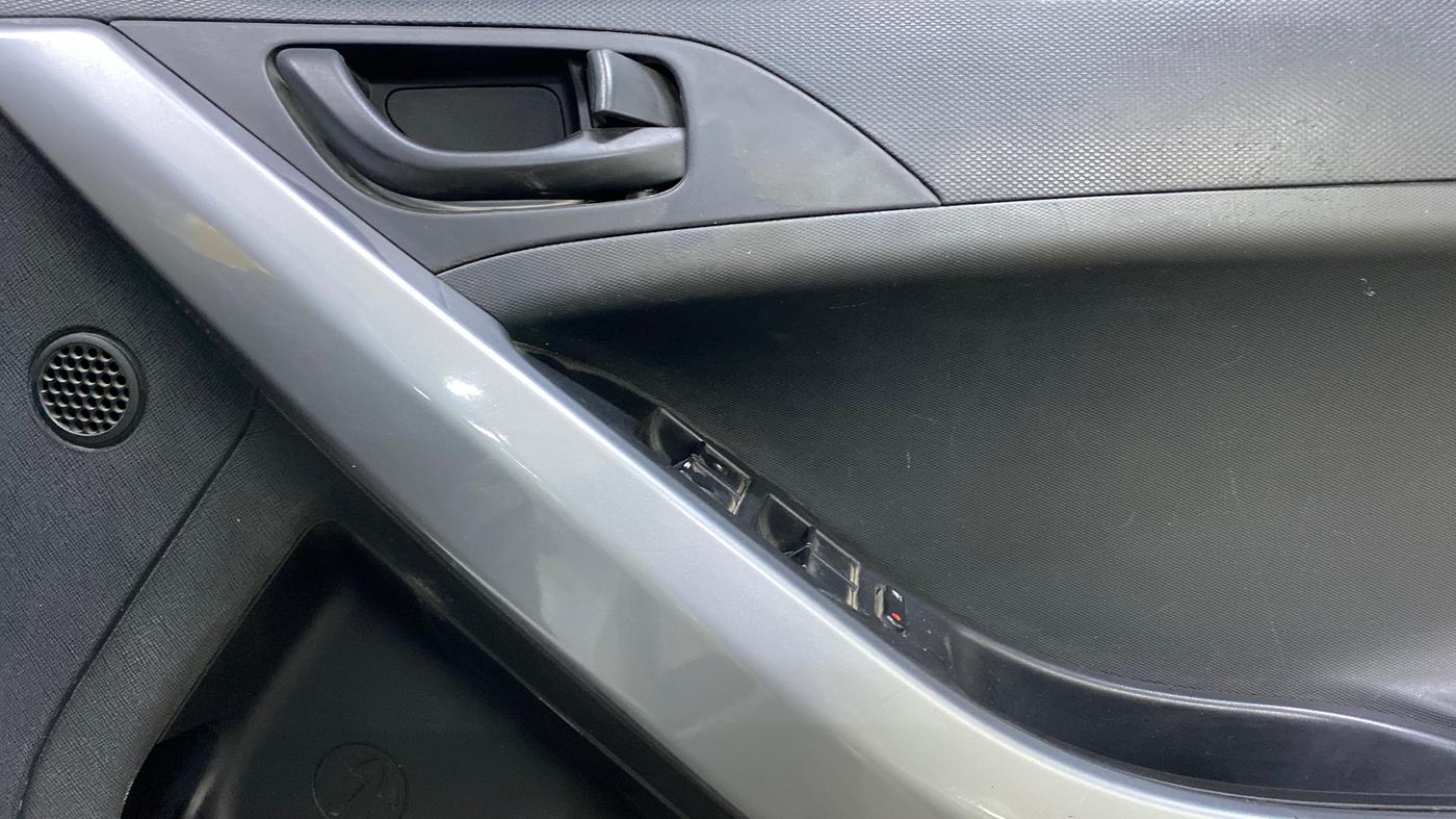 2020 Tata NEXON XM DIESEL, Diesel, Manual, 75,629 km, Driver Side Door Panels Control