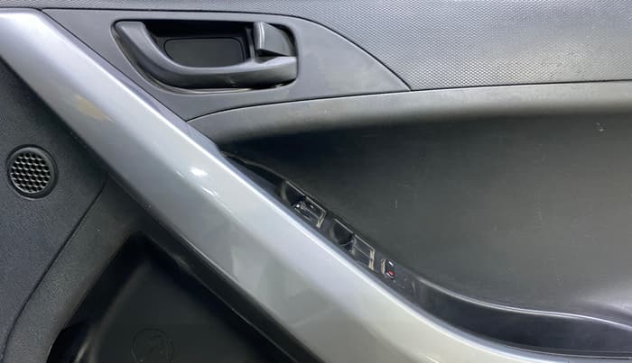 2020 Tata NEXON XM DIESEL, Diesel, Manual, 75,629 km, Driver Side Door Panels Control