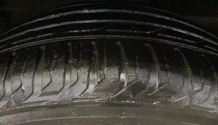 2020 Jeep Compass LONGITUDE PLUS 2.0 DIESEL, Diesel, Manual, 78,109 km, Left Front Tyre Tread